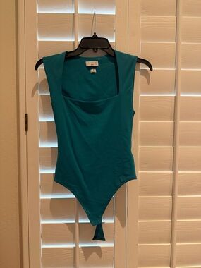 contour - aritzia bodysuit